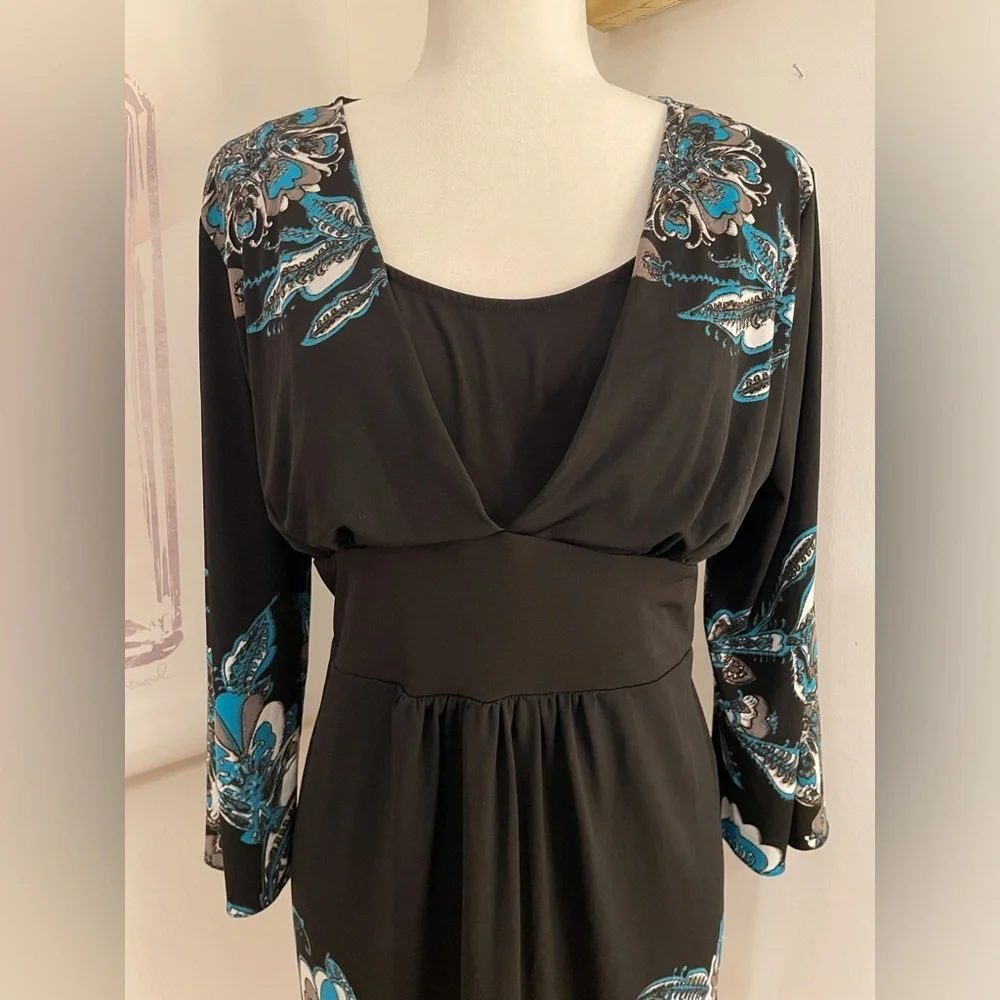 3 Quarter Length Sleeves Dress Black with Flower Design Size L